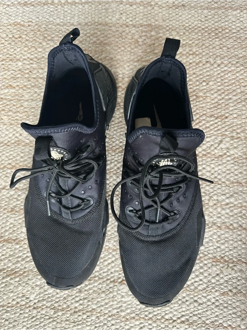 Nike all black